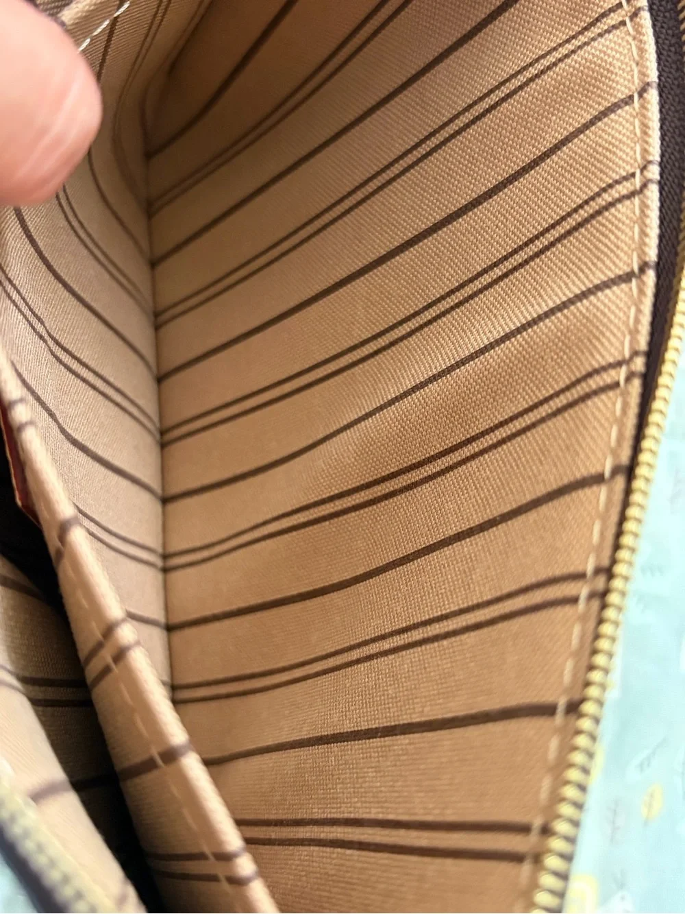 Louis Vuitton like new